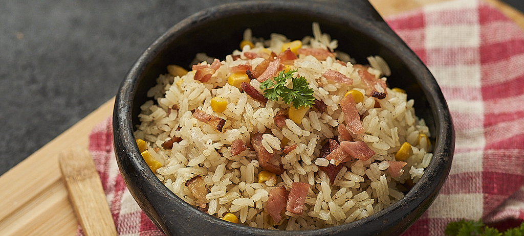 Arroz con Cebolla y Tocineta